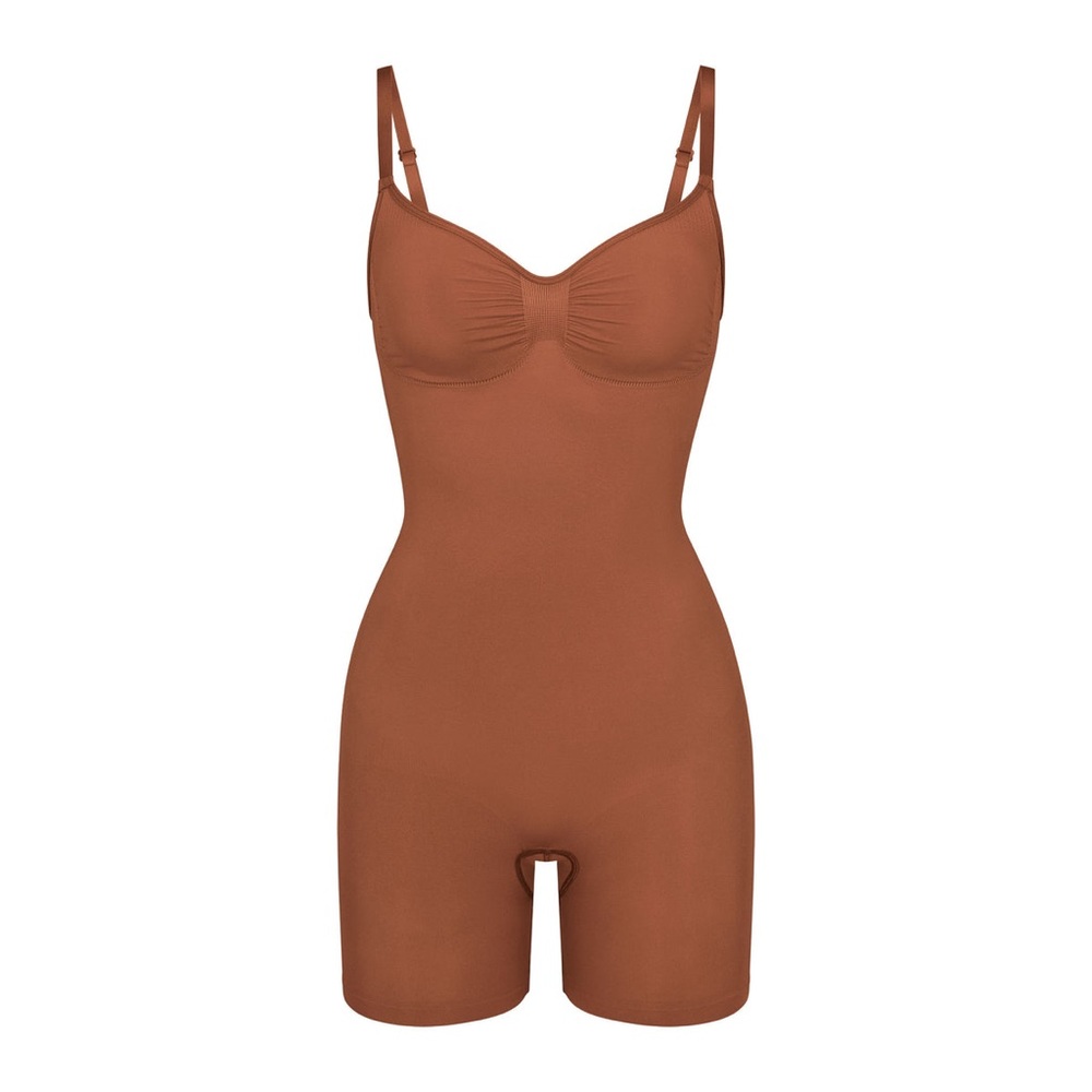 Skims SEAMLESS SCULPT MID THIGH BODYSUIT | BRONZE